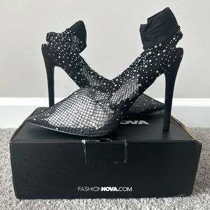 Sexy Fashion Nova Fishnet pumps Glam